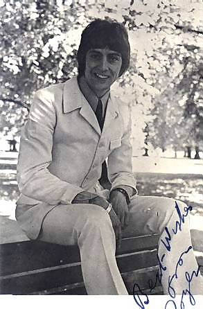 autographed photo of Roger Day