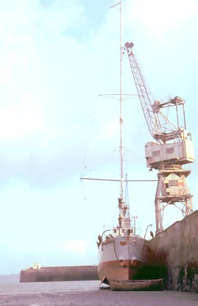 installing the Radio Scotland aerial mast